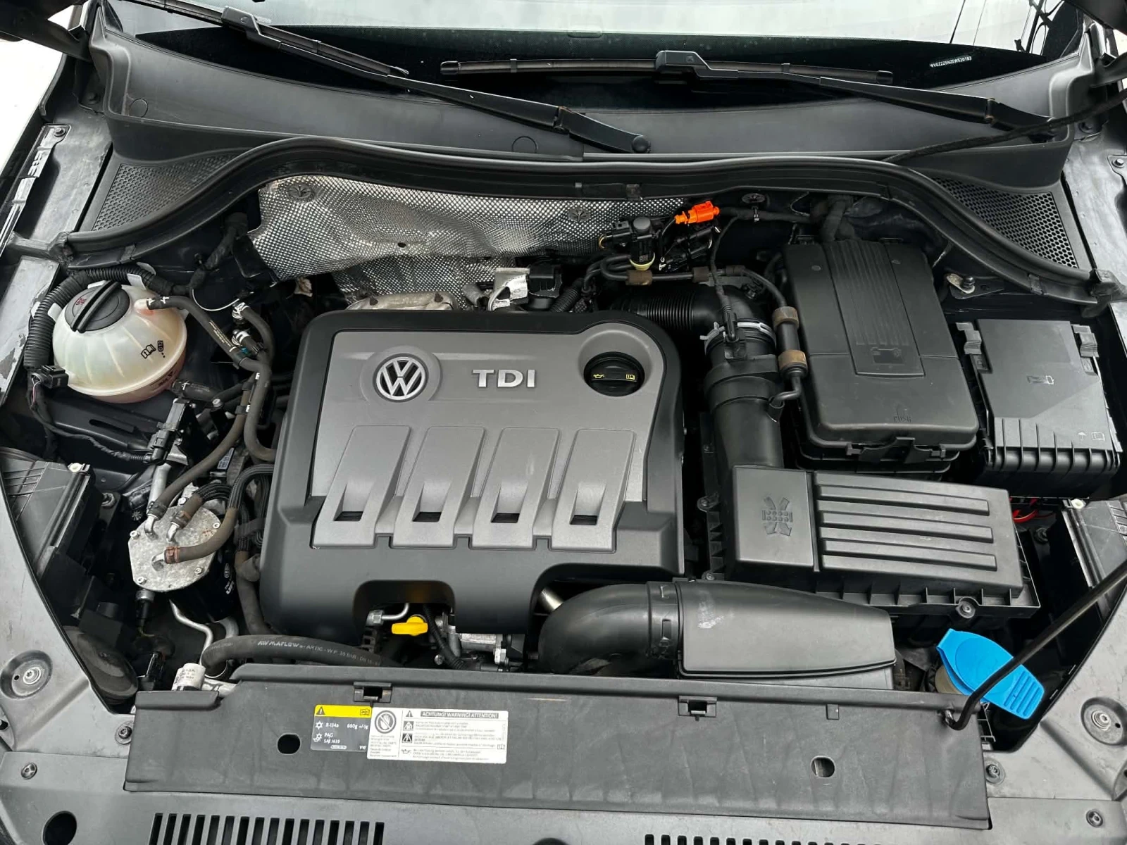 VW Tiguan 2.0TDi, снимка 12 - Автомобили и джипове - 56413389
