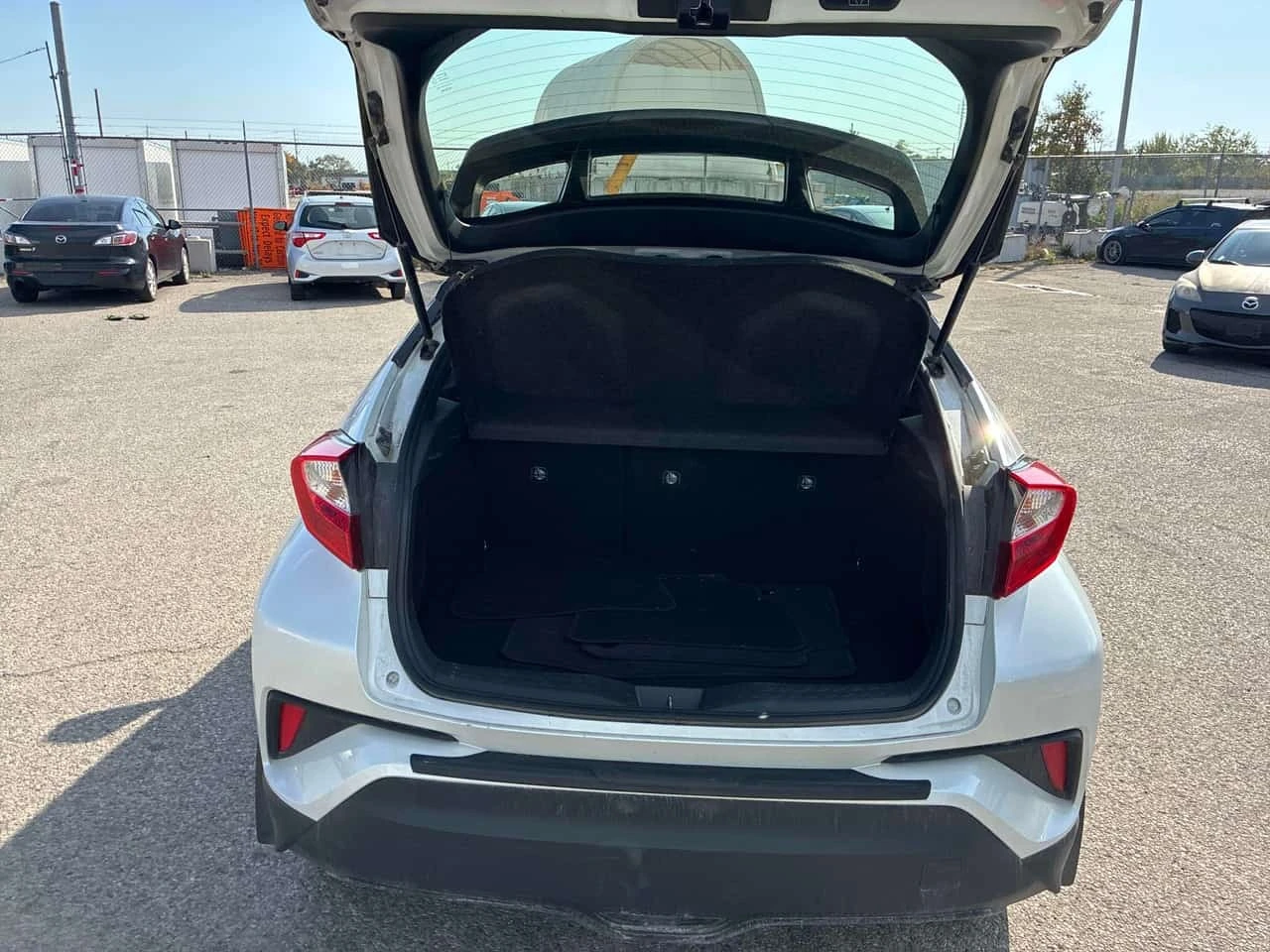 Toyota C-HR XLE Premium FWD* ���������� ��� ������������*  | Mobile.bg � ����������� 12