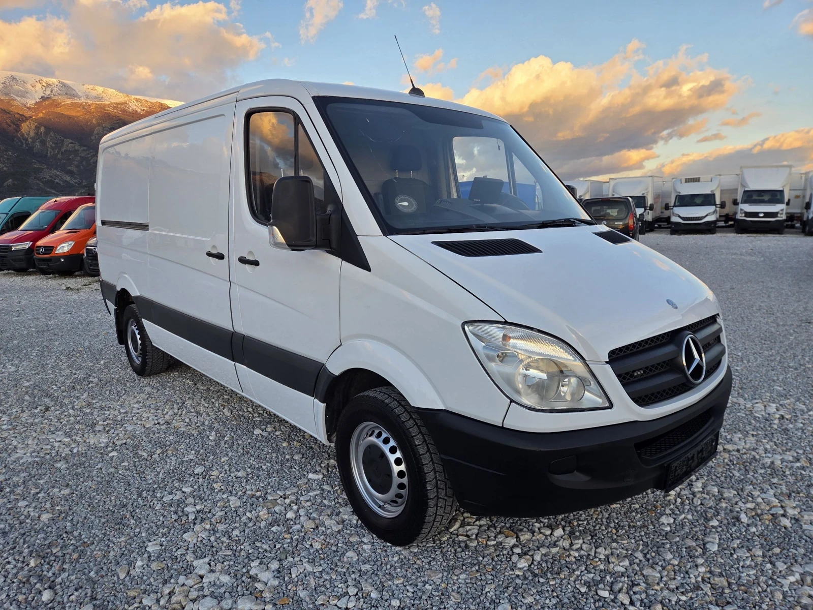 Mercedes-Benz Sprinter 319 CDI, Автомат, Климатик - изображение 7