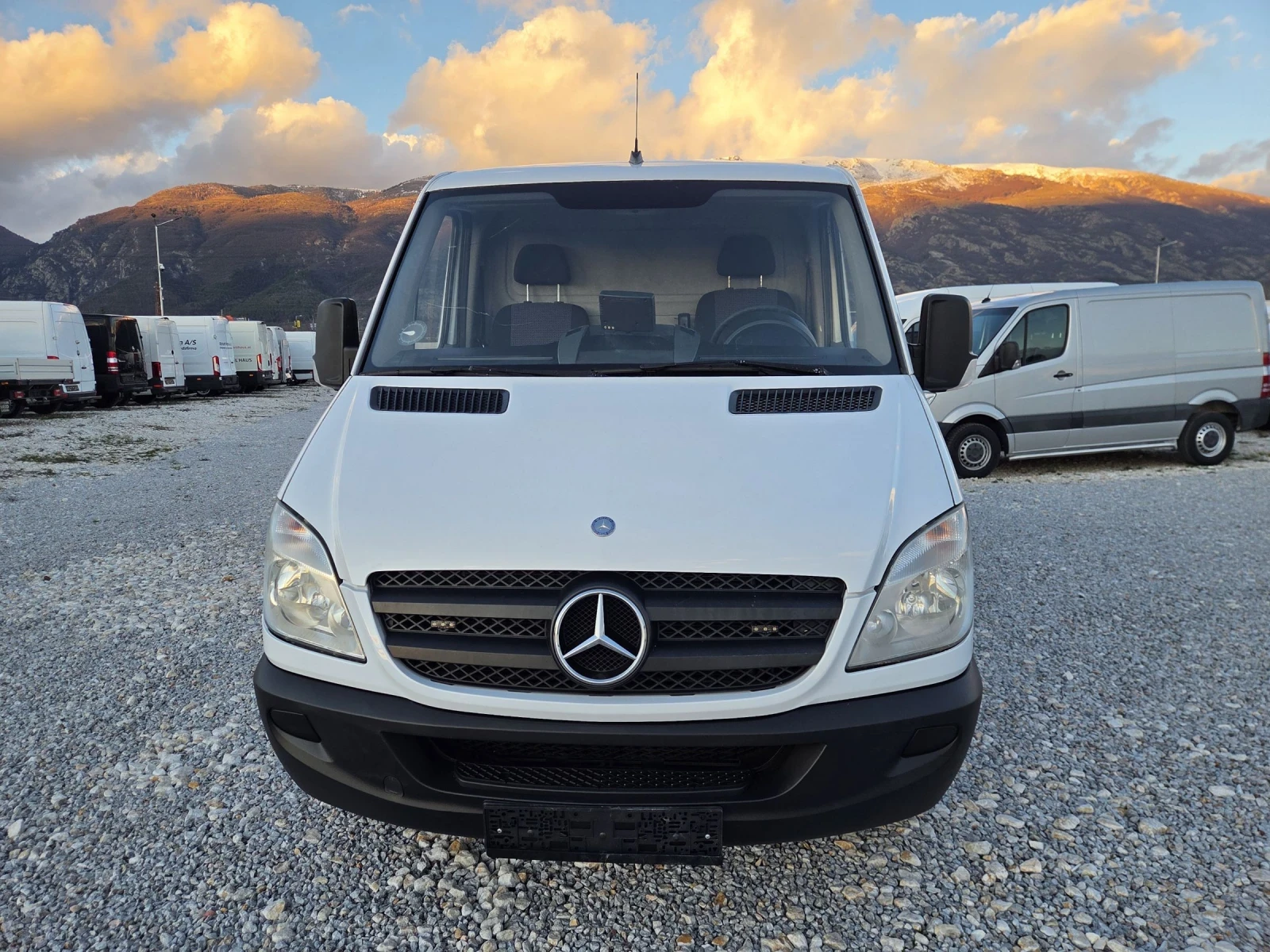 Mercedes-Benz Sprinter 319 CDI, Автомат, Климатик - изображение 8