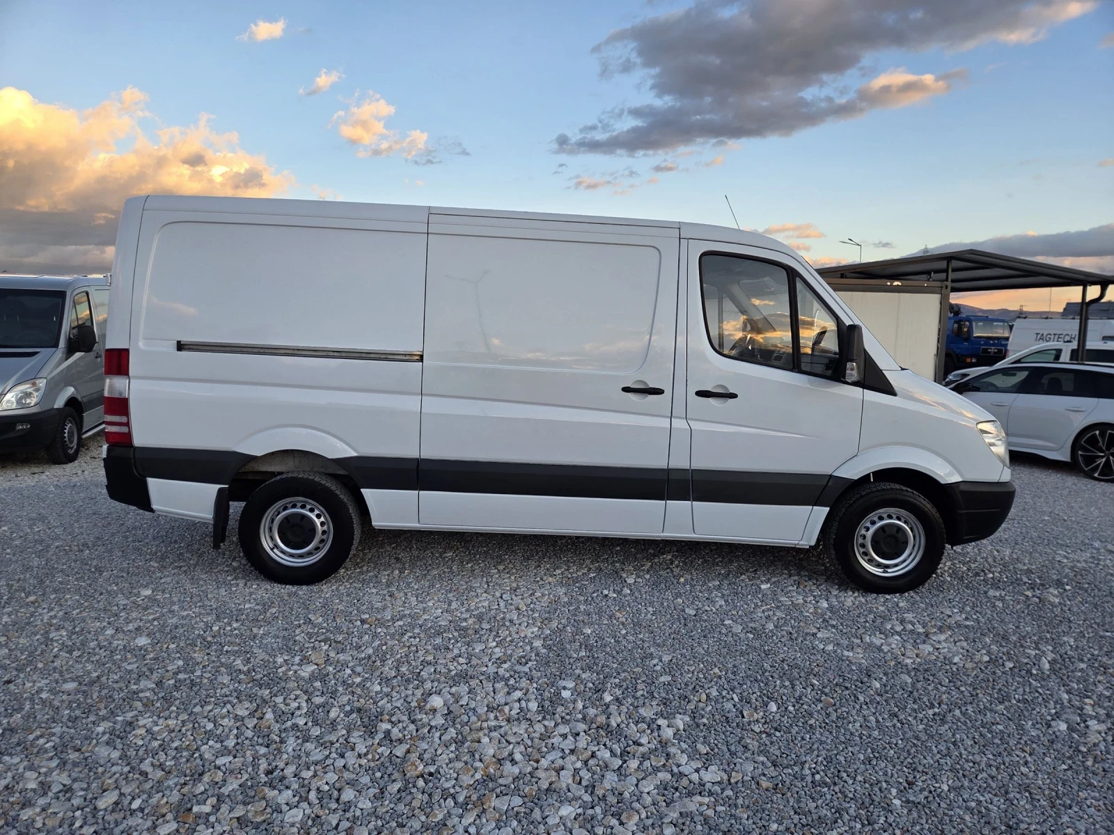 Mercedes-Benz Sprinter 319 CDI, Автомат, Климатик - изображение 6