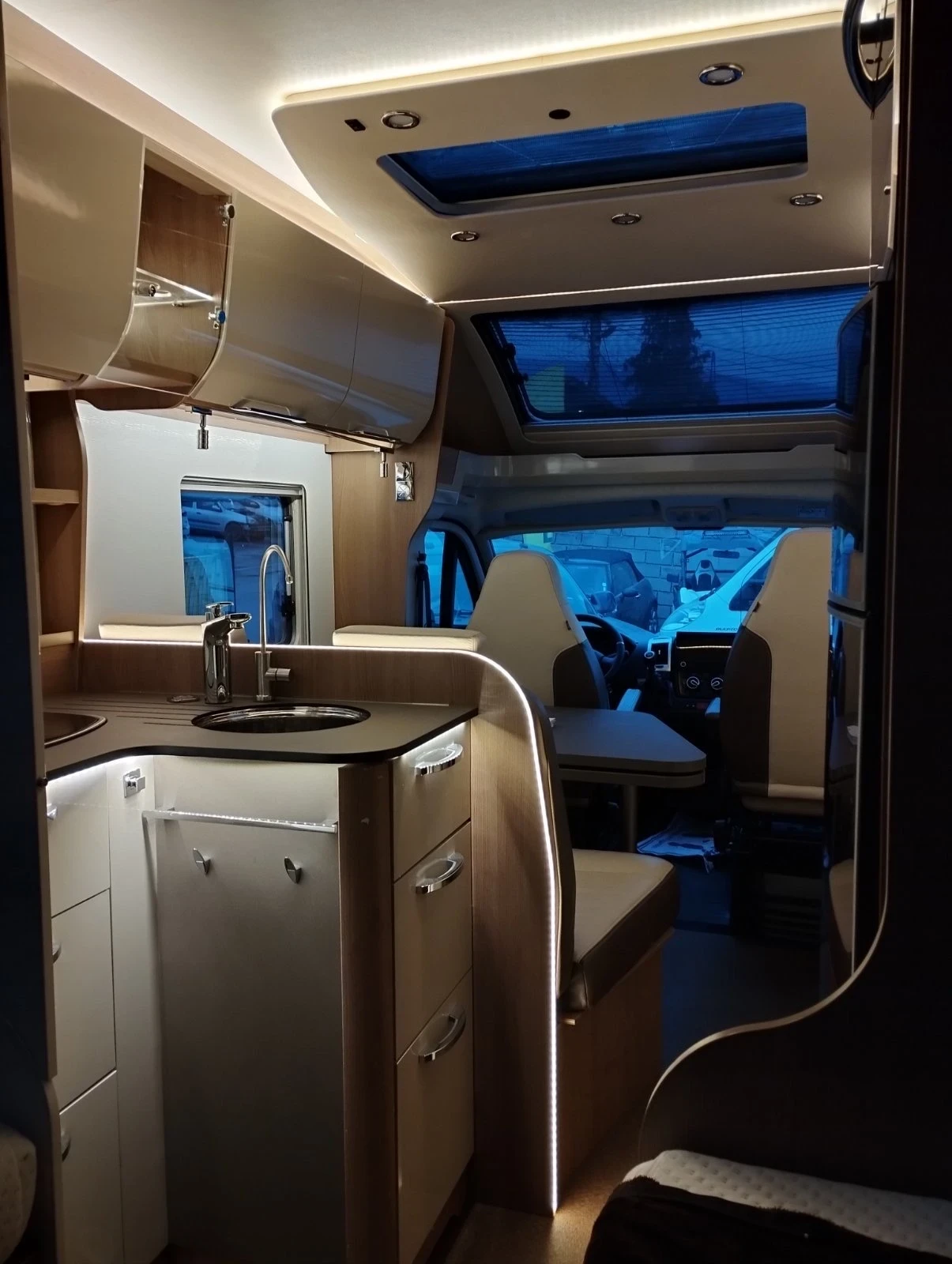 Кемпер Fiat B?rstner Ixeo , снимка 14 - Каравани и кемпери - 53906139