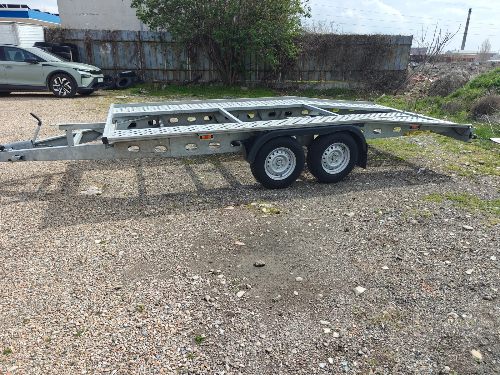 За автомобил Sirius, снимка 3 - Ремаркета - 54067647