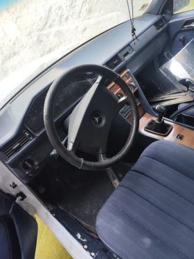 Mercedes-Benz 124 250 D, снимка 6