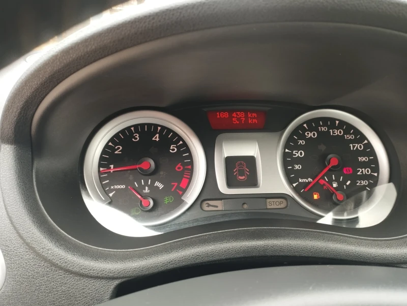 Renault Clio 1.2i Газ, снимка 11 - Автомобили и джипове - 49379734