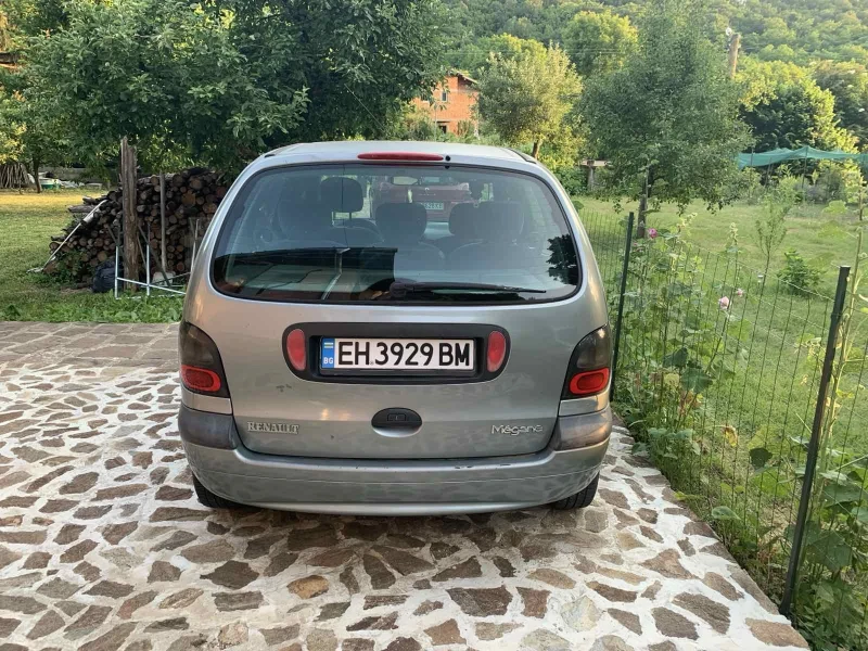Renault Megane Scenic, снимка 3 - Автомобили и джипове - 51928391