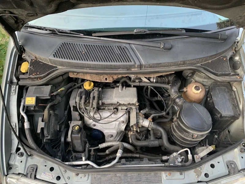 Renault Megane Scenic, снимка 6 - Автомобили и джипове - 51928391