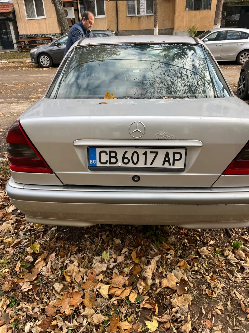 Mercedes-Benz 220, снимка 3 - Автомобили и джипове - 52352156
