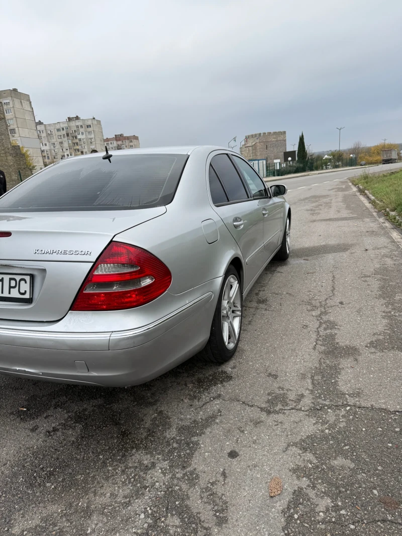 Mercedes-Benz E 200 Бензин-Газ, снимка 6 - Автомобили и джипове - 52449675