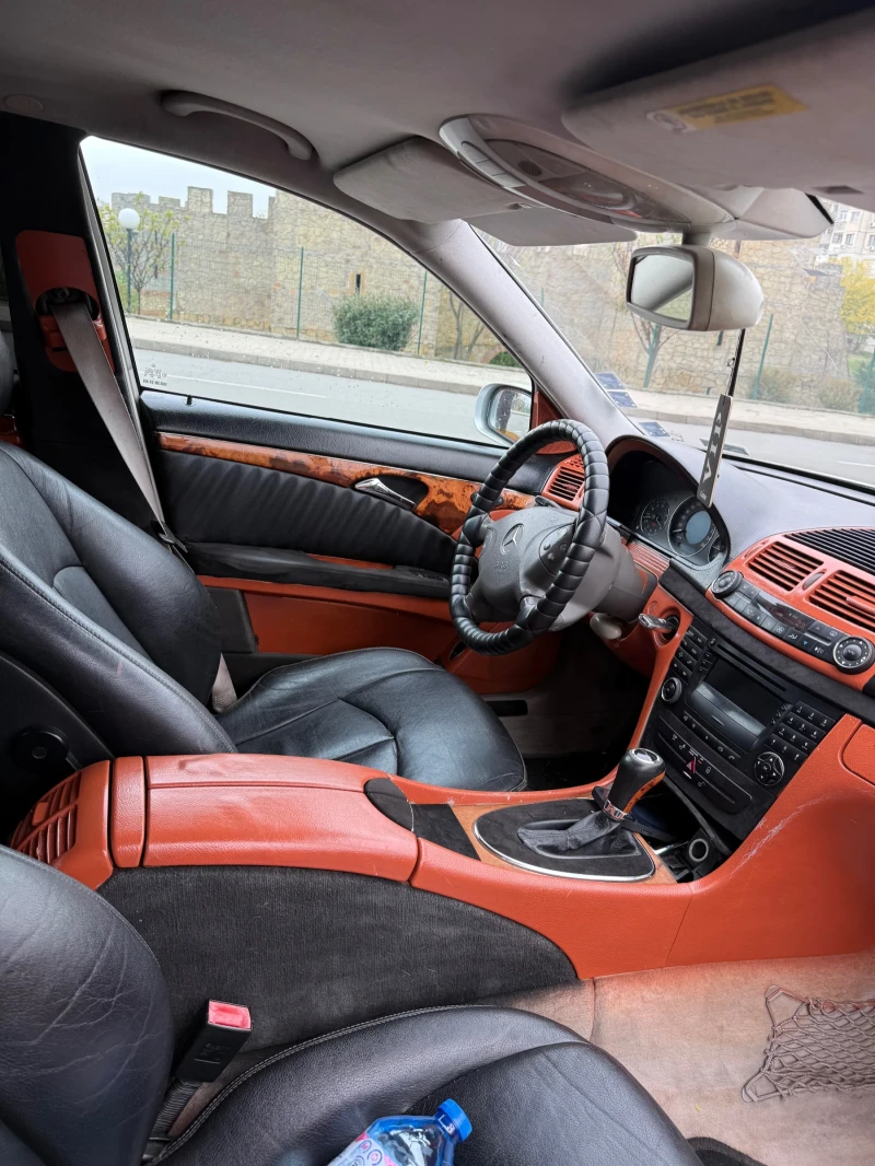 Mercedes-Benz E 200 Бензин-Газ, снимка 8 - Автомобили и джипове - 52449675