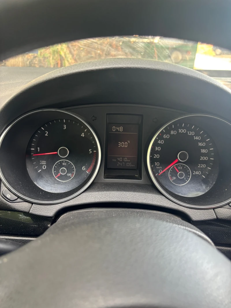 VW Golf 2.0 TDI, снимка 9 - Автомобили и джипове - 53008120