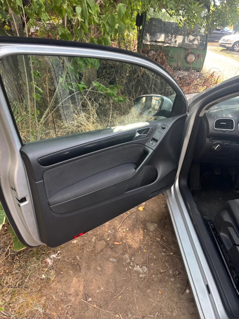 VW Golf 2.0 TDI, снимка 11 - Автомобили и джипове - 53008120