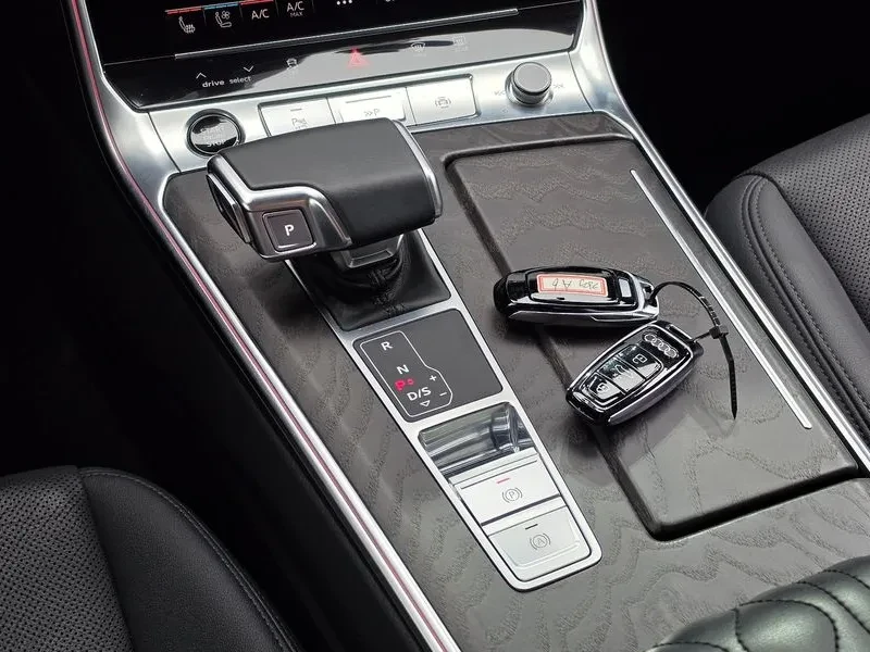 Audi A6 2.0 TFSI Quattro, снимка 9 - Автомобили и джипове - 55084457