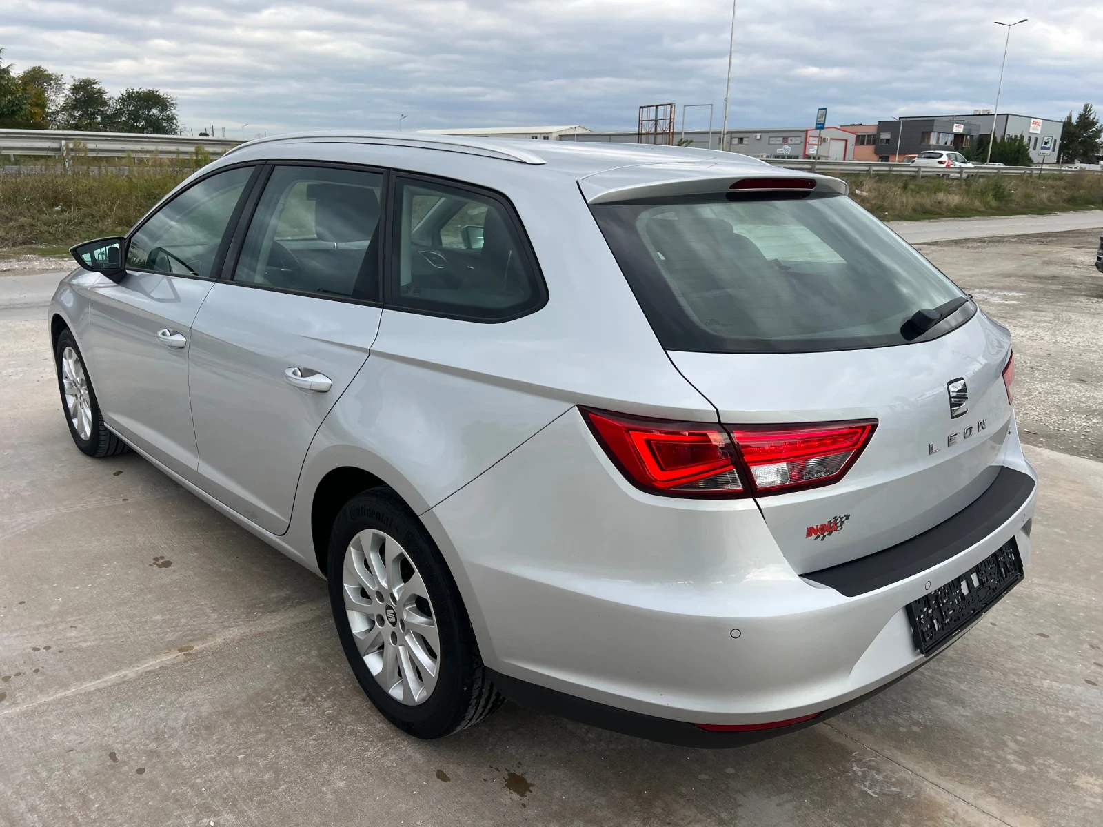 Seat Leon 2.0тди-автоматик-150к.с - изображение 8