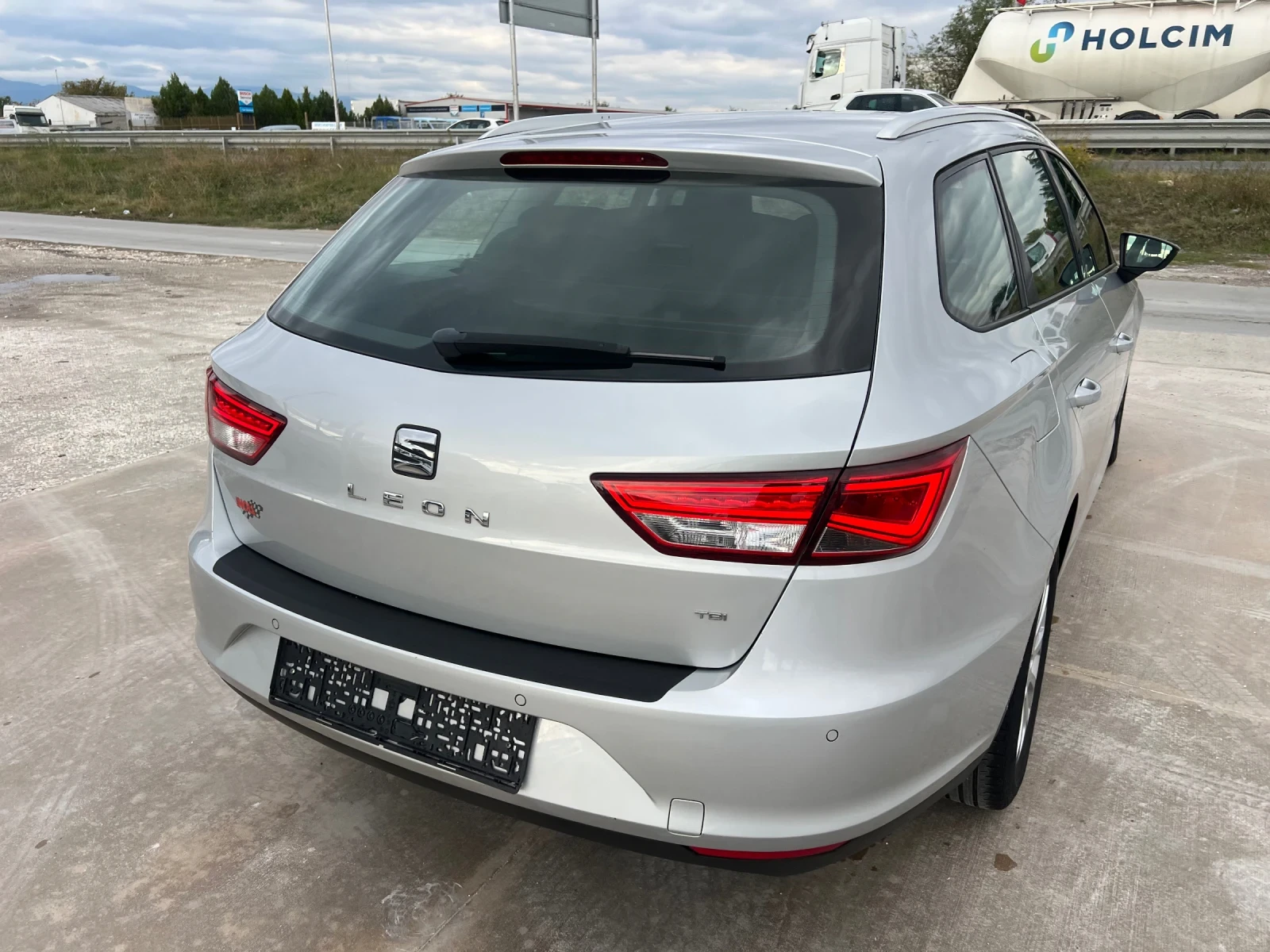 Seat Leon 2.0тди-автоматик-150к.с - изображение 5