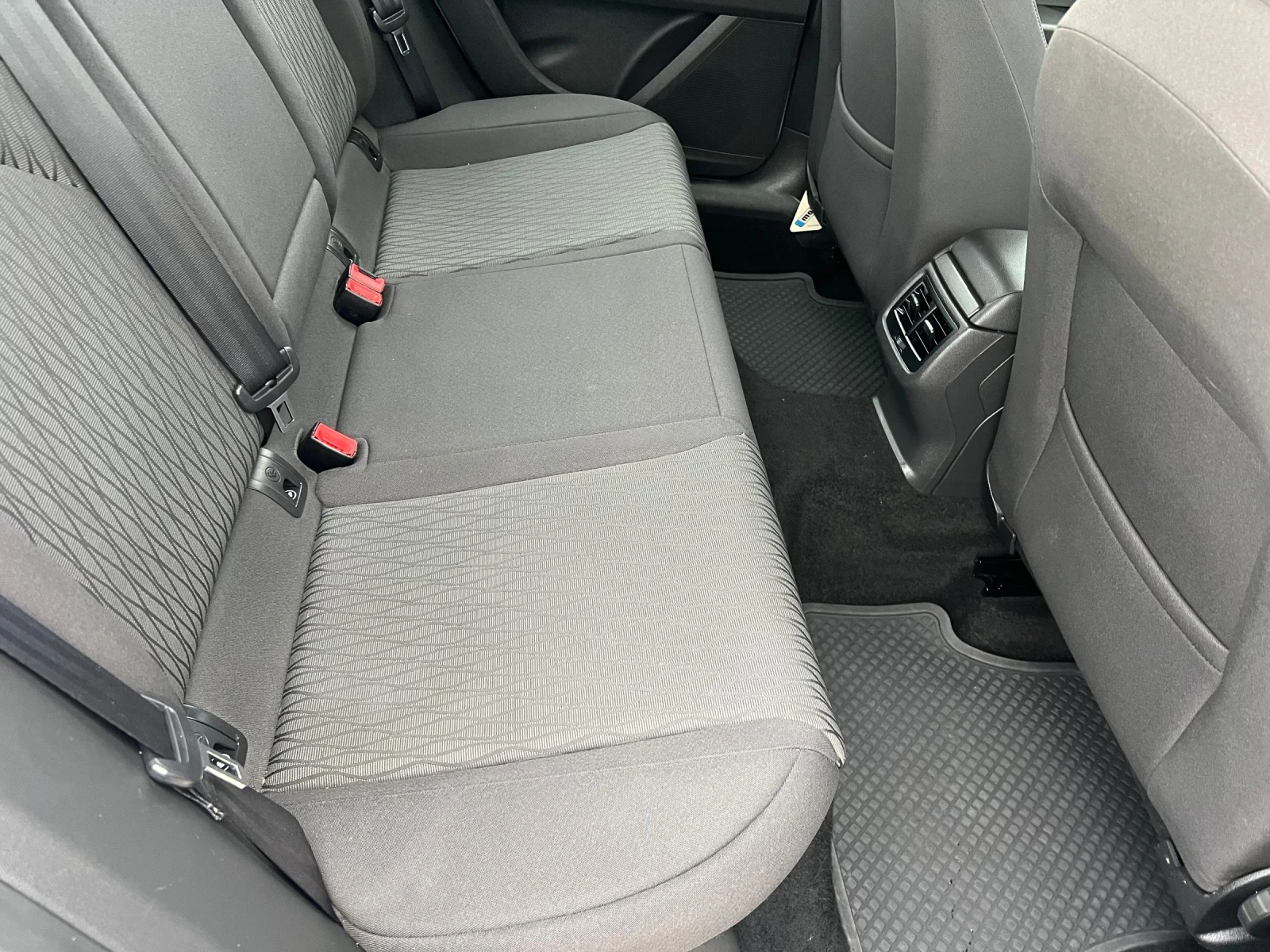 Seat Leon 2.0тди-автоматик-150к.с - изображение 9