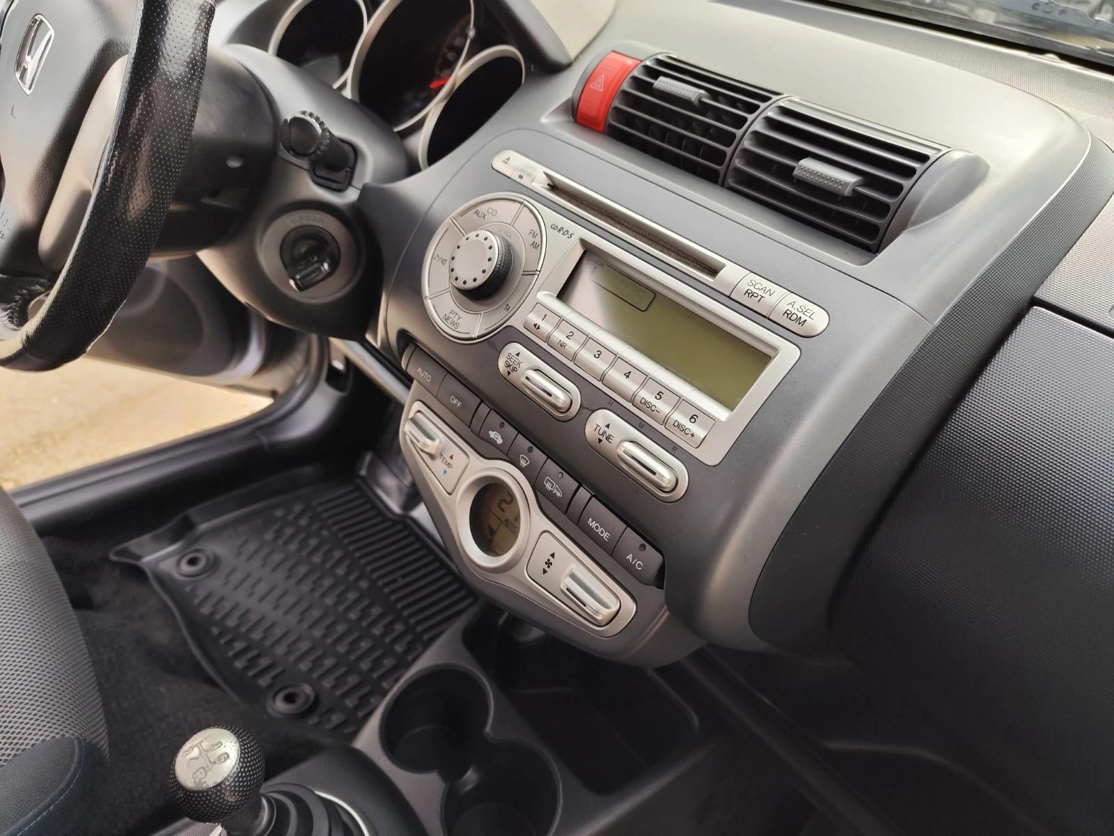 Honda Jazz 1.4i 83к.с. Швейцария | Mobile.bg — изображение 11