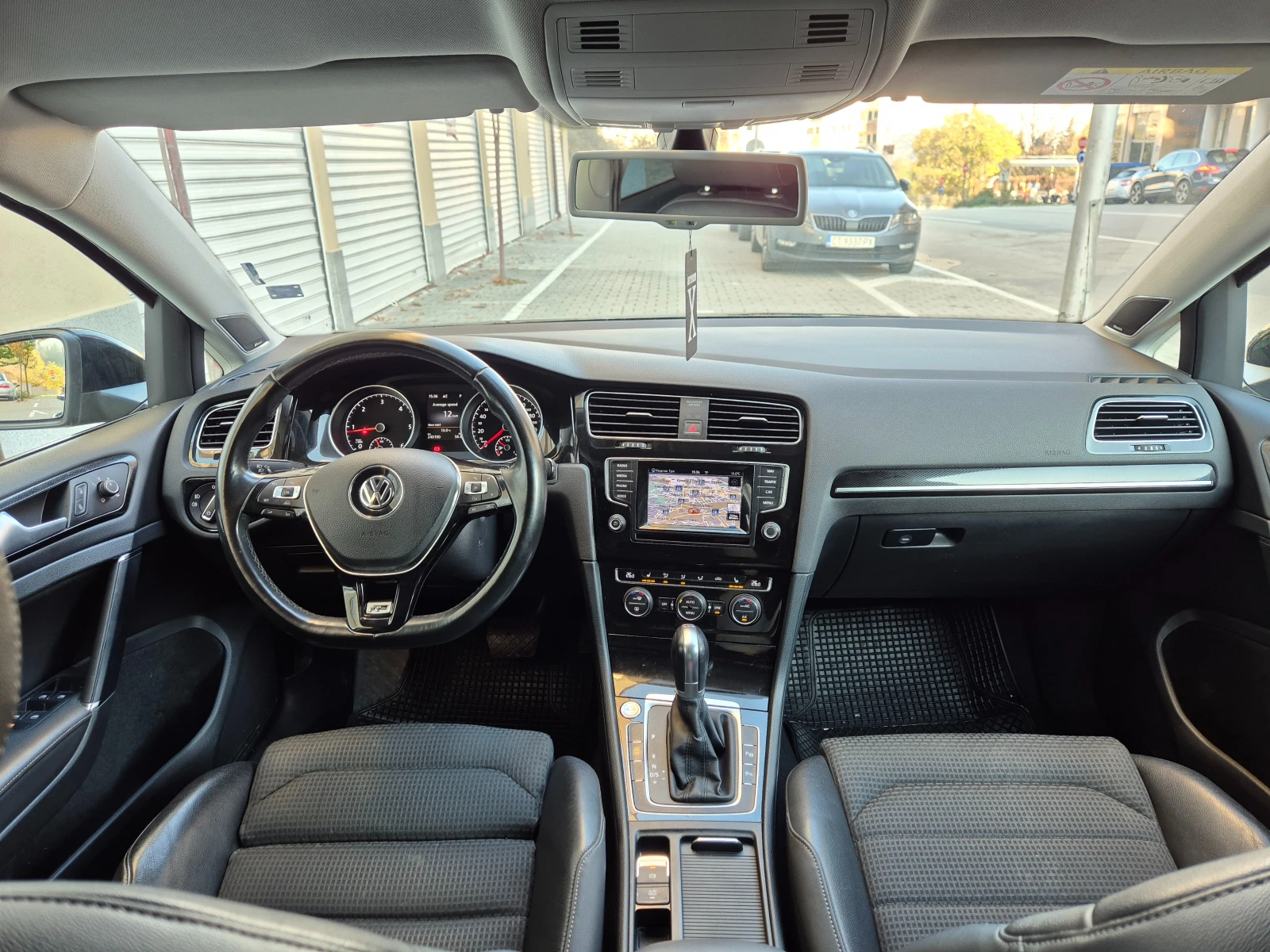 VW Golf 2.0TDI R-LINE/DISTRONIC/FULL SERVICE/DYNAUDIO | Mobile.bg � ����������� 6