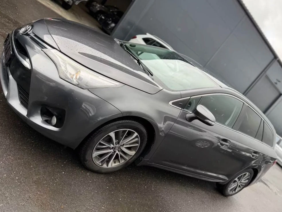 Toyota Avensis 1.8 бензин | Автоматик | очакван внос