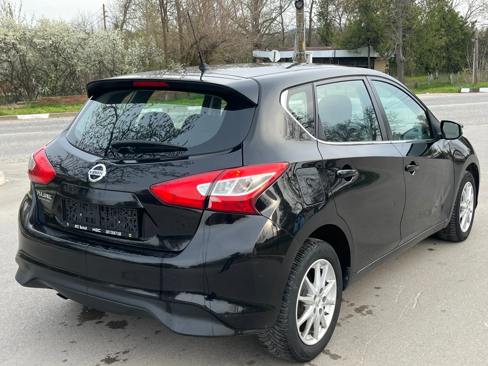 Nissan Pulsar 1.2, снимка 4 - Автомобили и джипове - 54182708