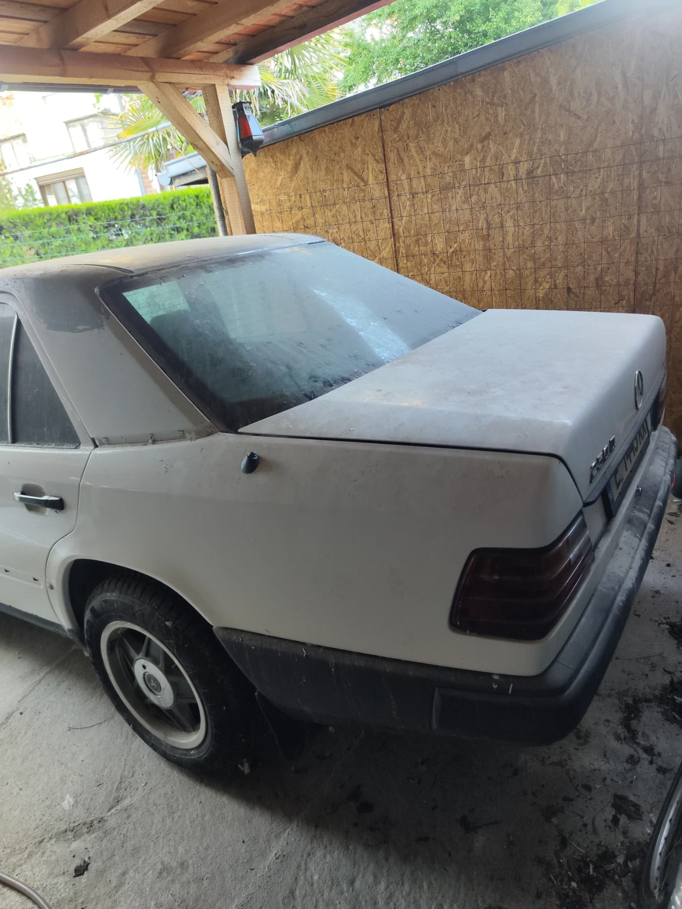 Mercedes-Benz 124 250 D, снимка 3 - Автомобили и джипове - 54246759