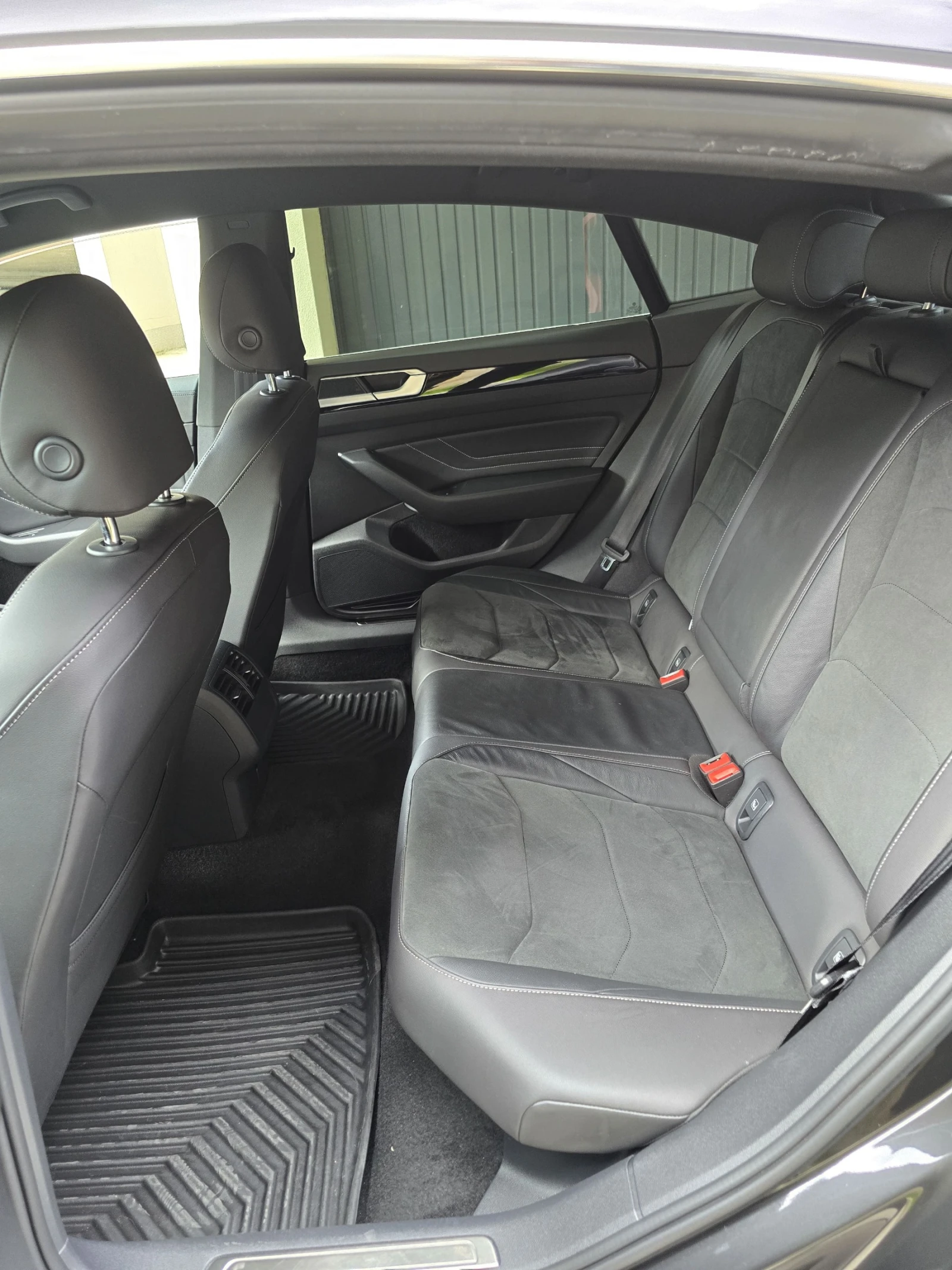 VW Arteon R-Line - ГАРАНЦИЯ, снимка 13 - Автомобили и джипове - 54401761