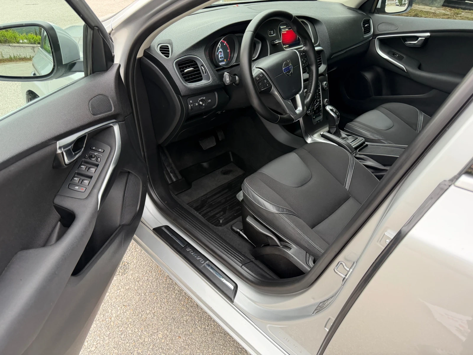Volvo V40 2.0D 190�.�. AT8 ����6 NAVI FACE | Mobile.bg � ����������� 11