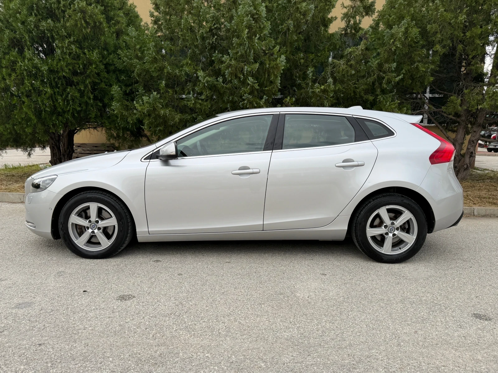 Volvo V40 2.0D 190�.�. AT8 ����6 NAVI FACE | Mobile.bg � ����������� 2