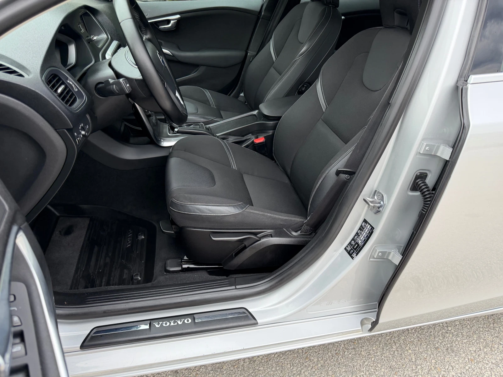 Volvo V40 2.0D 190�.�. AT8 ����6 NAVI FACE | Mobile.bg � ����������� 12