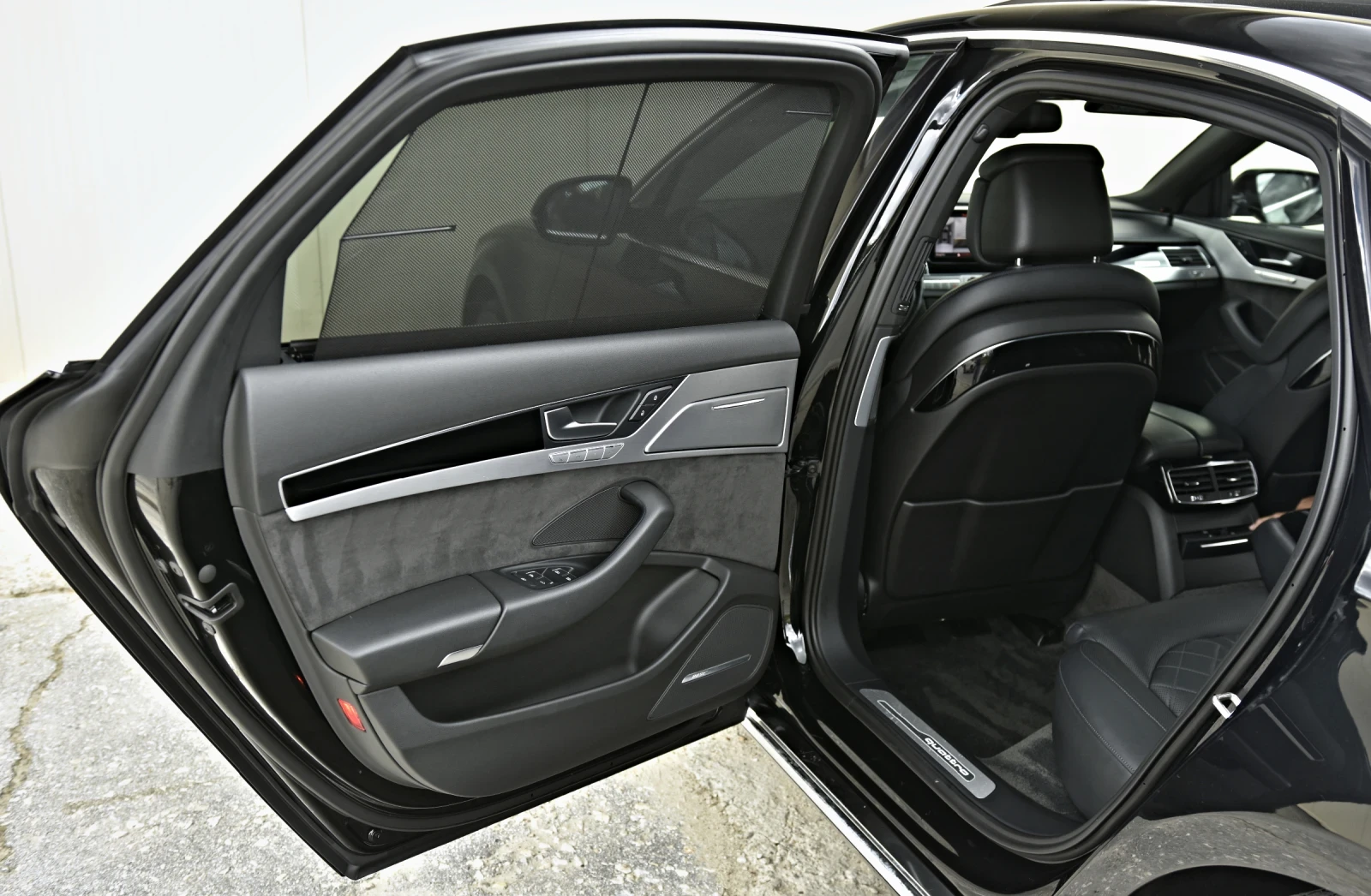 Audi A8 3.0TDI LONG 360 TV MATRIX PANO FULL NOV, снимка 17 - Автомобили и джипове - 54672110