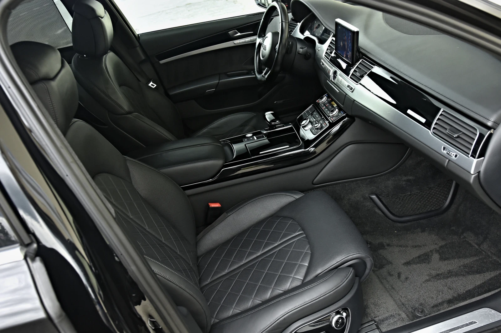 Audi A8 3.0TDI LONG 360 TV MATRIX PANO FULL NOV, снимка 13 - Автомобили и джипове - 54672110