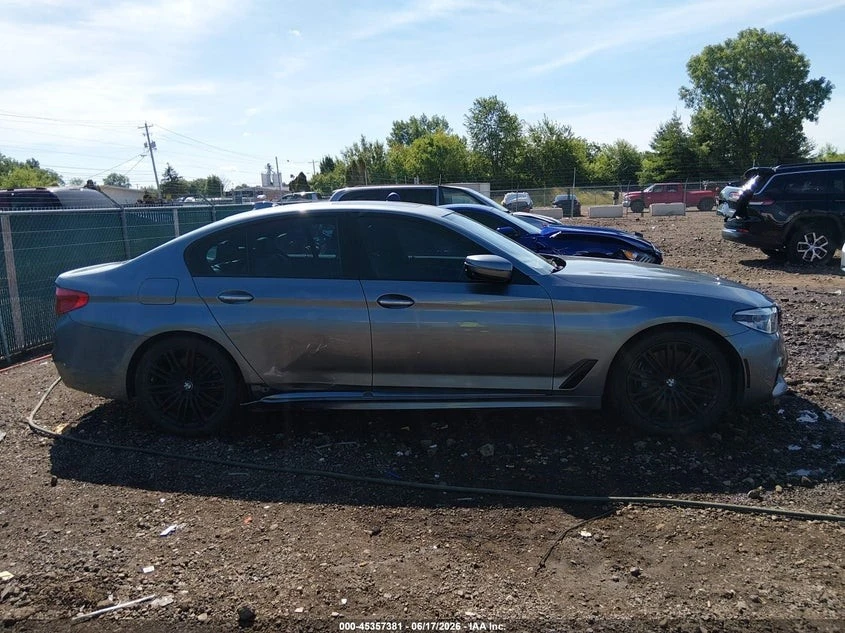 BMW 540 MPACK* AMBIENT* HEADUP* DRIVEASSIST* PARKASSIST, снимка 4 - Автомобили и джипове - 55218872