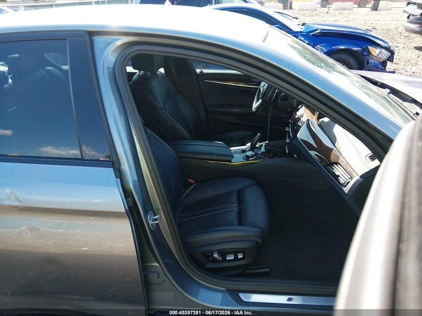 BMW 540 MPACK* AMBIENT* HEADUP* DRIVEASSIST* PARKASSIST, снимка 9 - Автомобили и джипове - 55218872