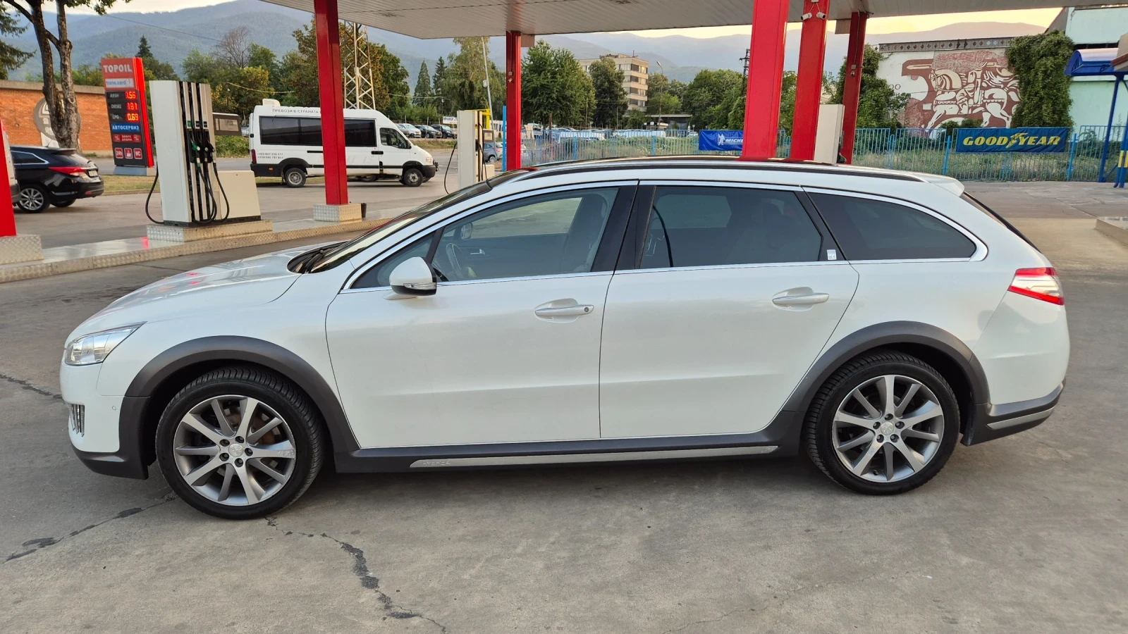 Peugeot 508 RXH 2.0HDI 200к.с* Hybrid* 4х4* АВТОМАТ, снимка 8 - Автомобили и джипове - 55590777