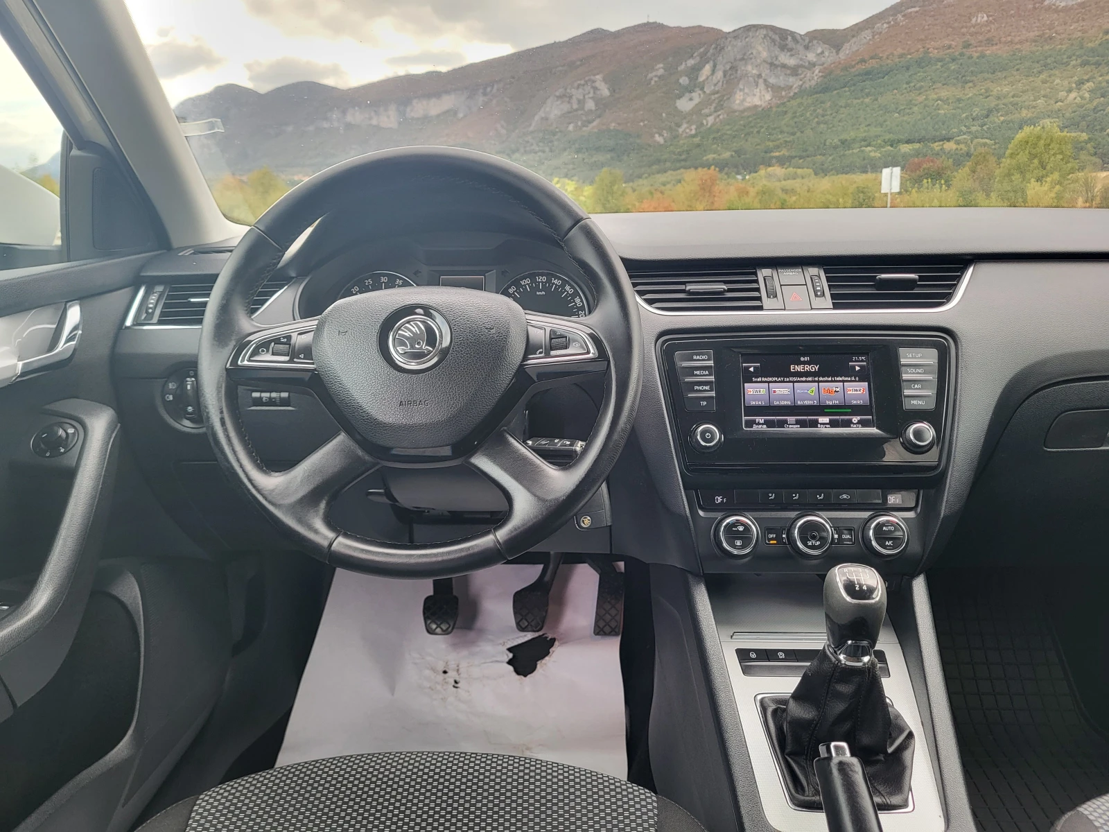 Skoda Octavia 1.6TDi, снимка 15 - Автомобили и джипове - 56273378