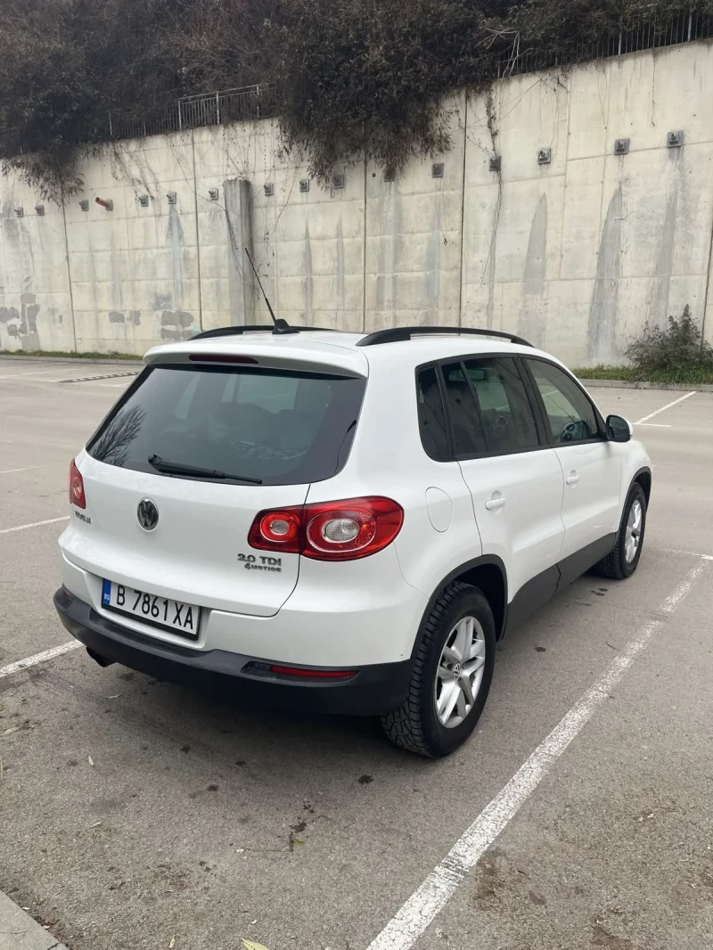 VW Tiguan 2.0TDI 4X4, снимка 4 - Автомобили и джипове - 48678816