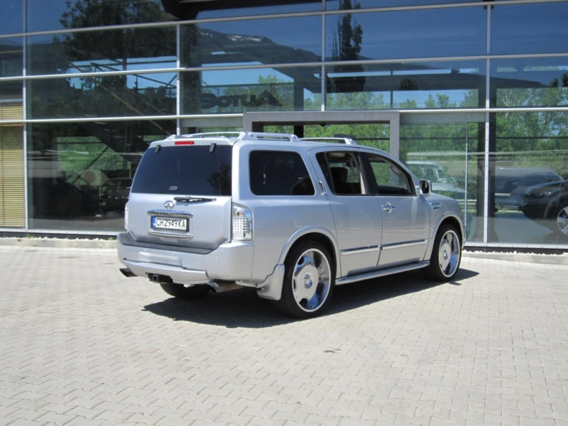 Infiniti QX56, снимка 2 - Автомобили и джипове - 51994576