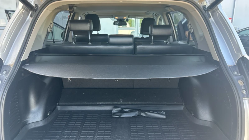 Toyota Rav4 2.5 HEV LUXURY AWD, снимка 12 - Автомобили и джипове - 51227372