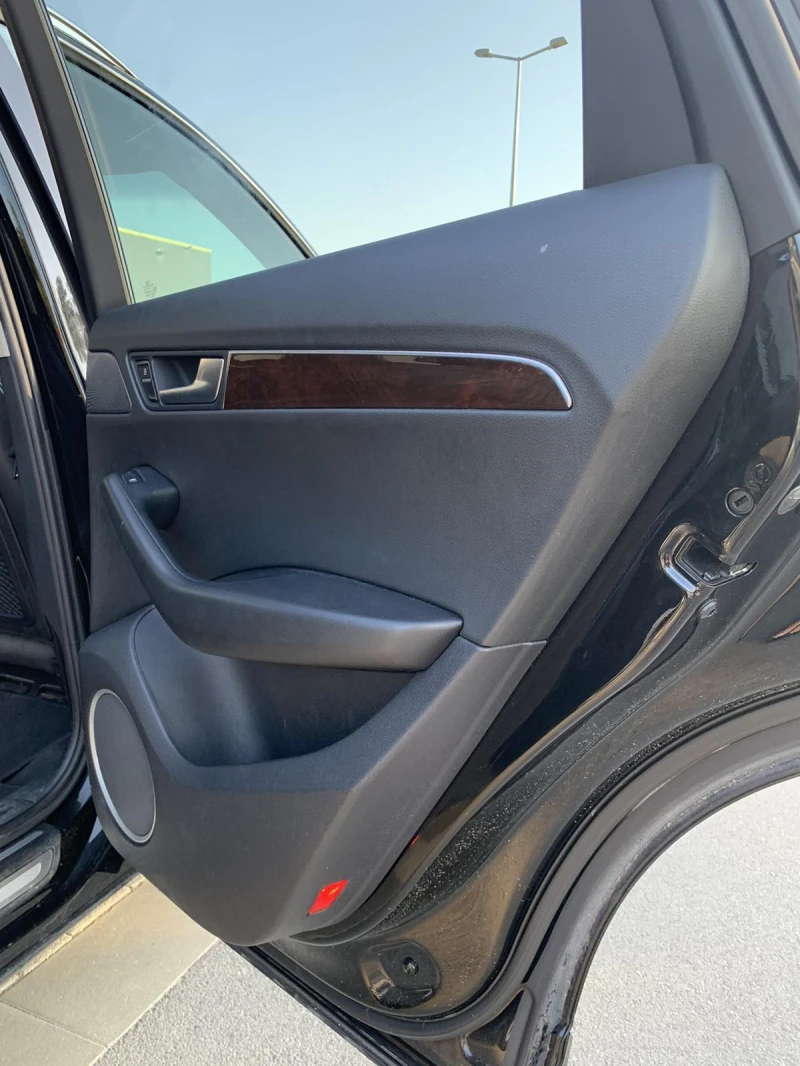 Audi Q5 2.0t quattro , снимка 8 - Автомобили и джипове - 52230161