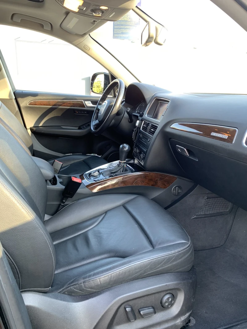 Audi Q5 2.0t quattro , снимка 9 - Автомобили и джипове - 52230161