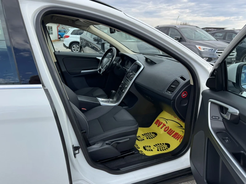 Volvo XC60 2.4D5 4X4 , снимка 14 - Автомобили и джипове - 52938024