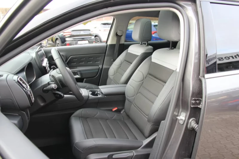 Citroen C5 Aircross PHEV/224HP/MAX/LED/PANO/CAM/NAVI/DIGITAL/870v, снимка 9 - Автомобили и джипове - 53190953