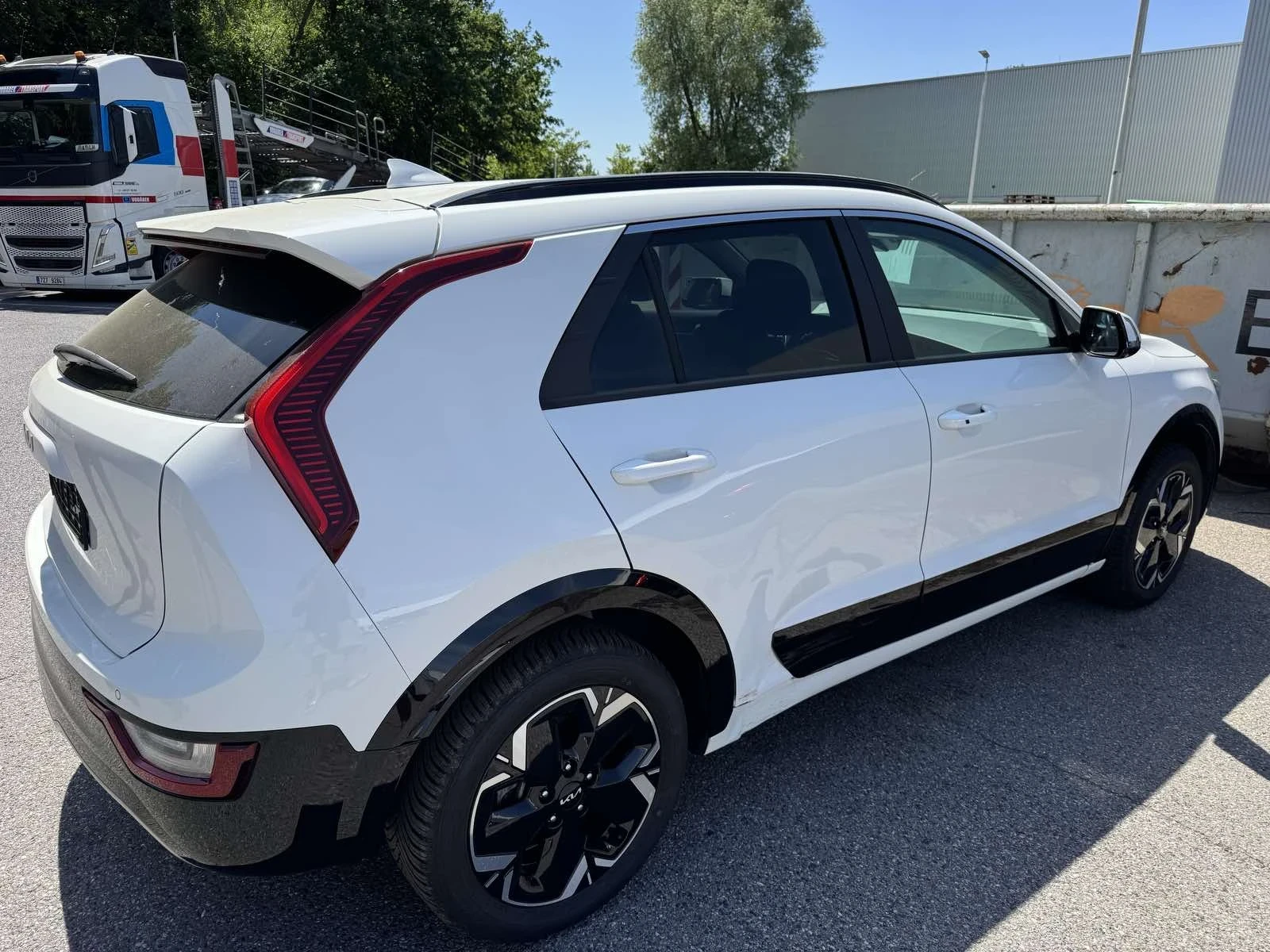 Kia Niro 65KWh INSPIRATION/2023г./12000КМ!, снимка 3 - Автомобили и джипове - 53098746