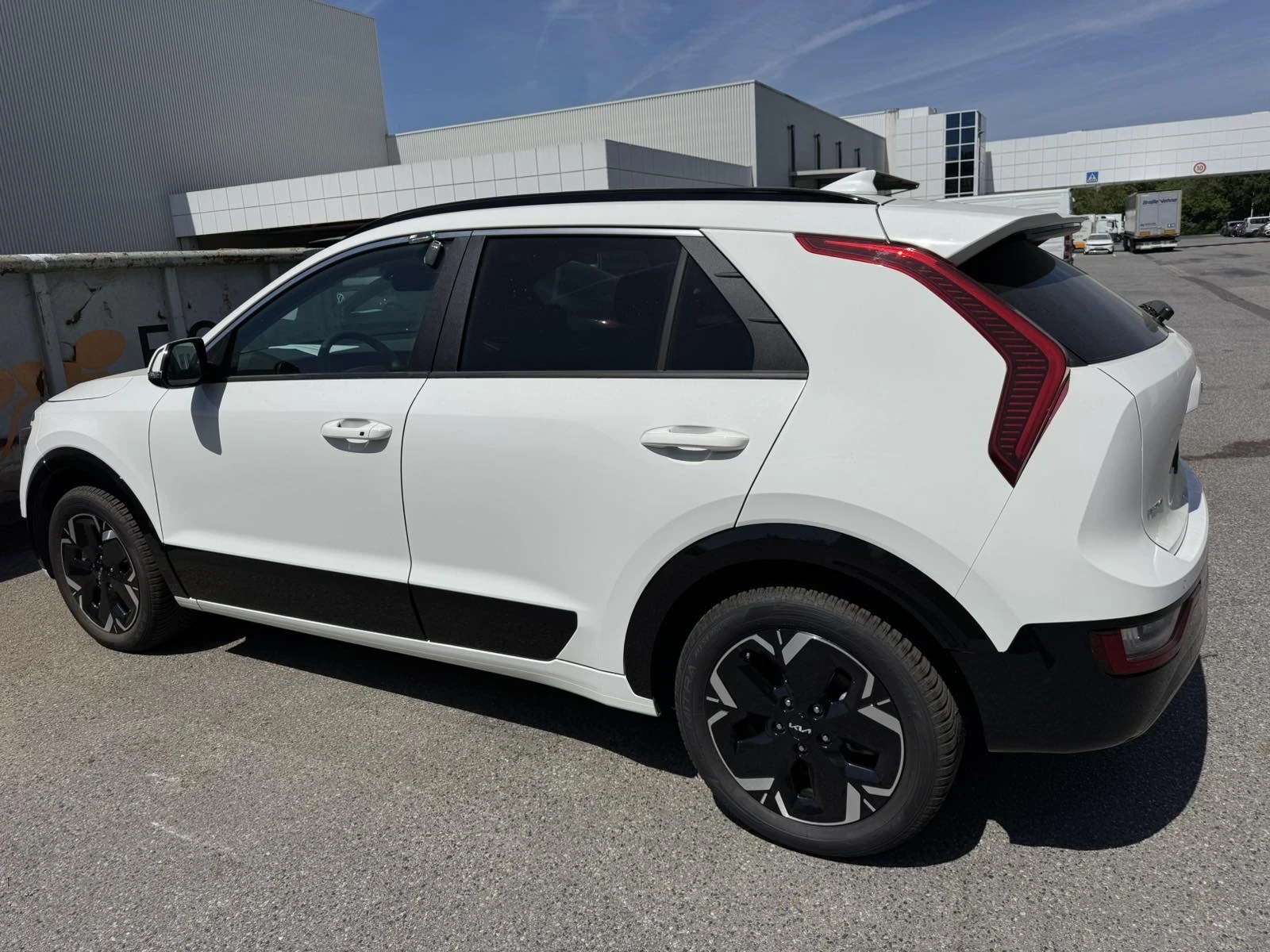 Kia Niro 65KWh INSPIRATION/2023г./12000КМ!, снимка 2 - Автомобили и джипове - 53098746