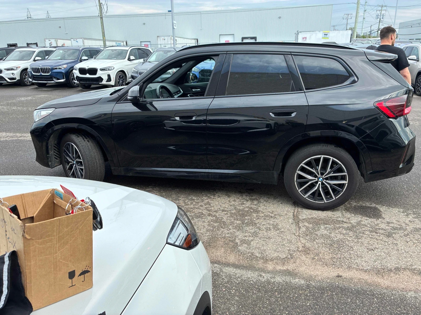 BMW X1 xDrive28i * ПОДГРЕВ * ПАНОРАМА * ДИГИТАЛНО ТАБЛО, снимка 2 - Автомобили и джипове - 54692639