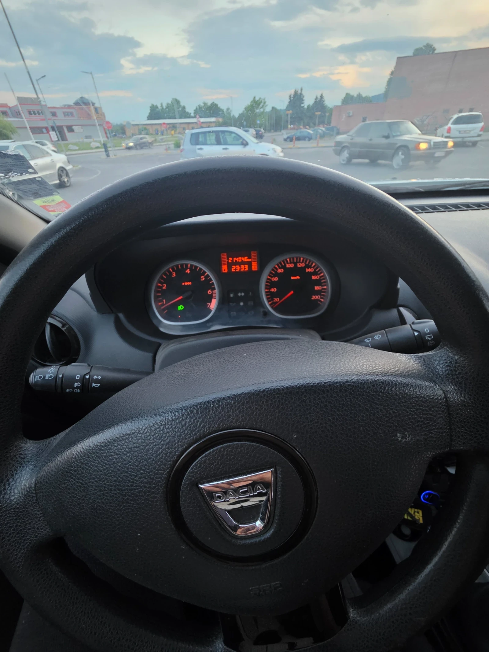Dacia Duster, снимка 4 - Автомобили и джипове - 55213543