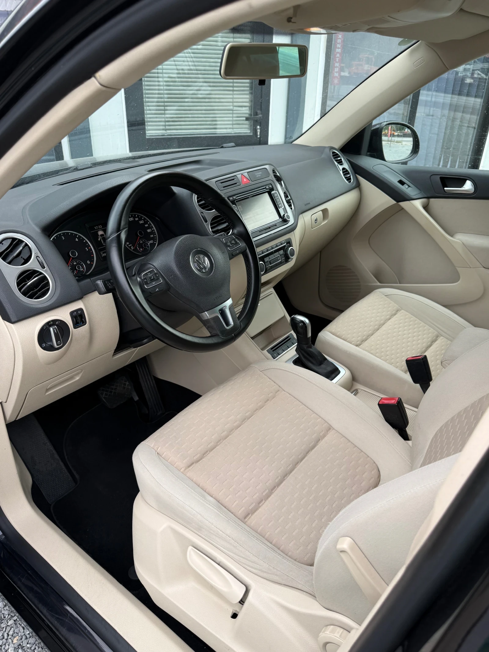 VW Tiguan 2.0TDI 4motion DSG, снимка 6 - Автомобили и джипове - 55724458