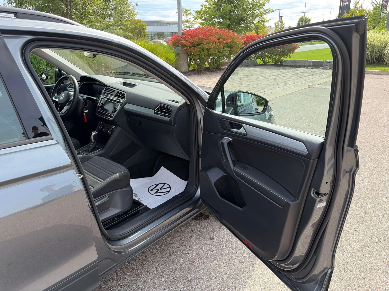 VW Tiguan * 4Motion * CARFAX * , снимка 13 - Автомобили и джипове - 56102748