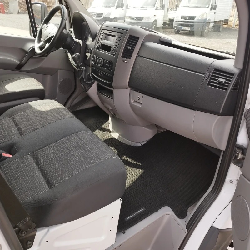 Mercedes-Benz Sprinter 419 CDI/190к.с/до 3.5т/Евро 6/Клима, снимка 11 - Бусове и автобуси - 49875765