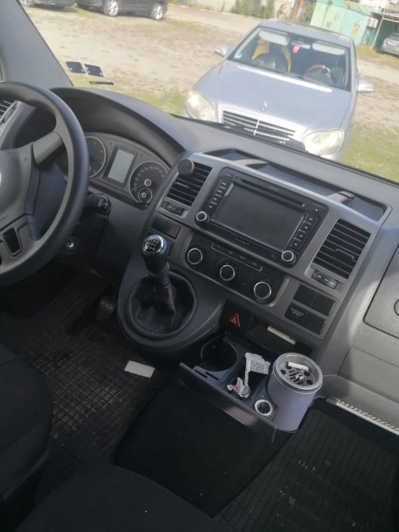 VW T5, снимка 12 - Бусове и автобуси - 52793335